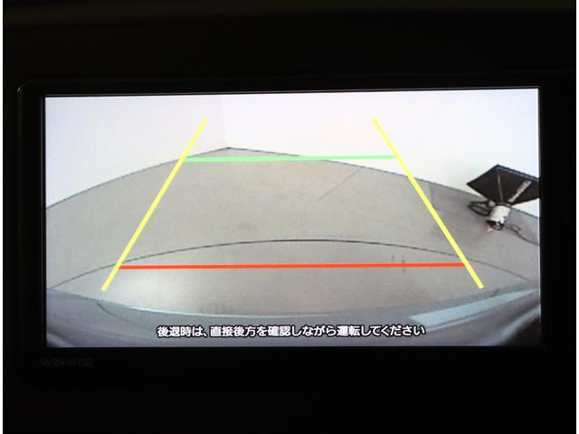 後方確認に便利なバックカメラ装備！！狭い駐車場や後方が確認しづらい場所に駐車するときや、車を切り返す時に安心の装備です！！