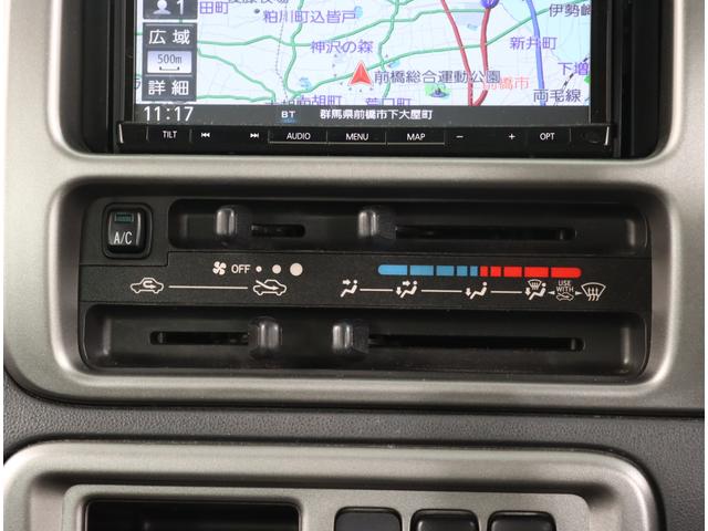 サンバーバン トランスポーター 新品タイヤ パナソニックナビ ETC AT ワンオーナー 記録簿 キーレスエントリー リヤシート ストラーダ CN-RA06D フルセグTV CD DVD Bluetooth接続(17枚目)