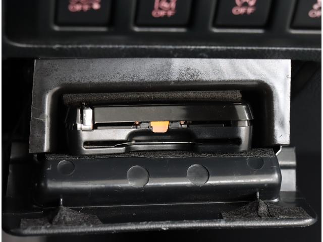 レガシィアウトバック 後期　セイフティプラス　ダイヤトーンナビ　ＥＴＣ　Ｄタイプ　ファブリックシート　シートヒーター　フロントカメラ　サイドカメラ　バックカメラ　Ｂｌｕｅｔｏｏｔｈ　スペアキー　記録簿　ワンオーナー（17枚目）