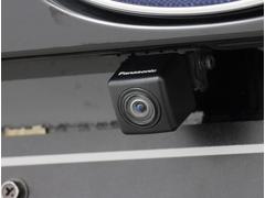 後方確認に便利なバックカメラ装備！！バックカメラにはガイド線を表示することも可能で、狭い駐車場や後方が確認しづらい場所に駐車するときや、車を切り返す時に便利な装備です！！ 5