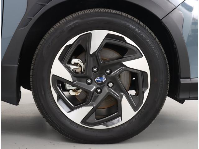 クロストレック リミテッド　ナビ機能　ルーフレール　シートヒーター　ドラレコ　１１．６インフォメーションディスプレイ　前後ドラレコ　ＥＴＣ２．０　デジタルマルチビューモニター　ステアリングヒーター　カーゴステップ　ＳＴＩドアハンドルプロテクター　アダプティブドライビングビーム（7枚目）