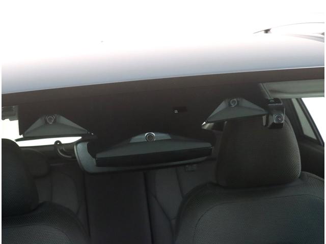 クロストレック リミテッド　ナビ機能　ルーフレール　シートヒーター　ドラレコ　１１．６インフォメーションディスプレイ　前後ドラレコ　ＥＴＣ２．０　デジタルマルチビューモニター　ステアリングヒーター　カーゴステップ　ＳＴＩドアハンドルプロテクター　アダプティブドライビングビーム（14枚目）