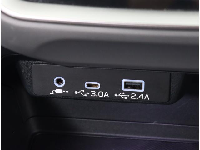 クロストレック リミテッド　ナビ機能　ルーフレール　シートヒーター　ドラレコ　１１．６インフォメーションディスプレイ　前後ドラレコ　ＥＴＣ２．０　デジタルマルチビューモニター　ステアリングヒーター　カーゴステップ　ＳＴＩドアハンドルプロテクター　アダプティブドライビングビーム（24枚目）