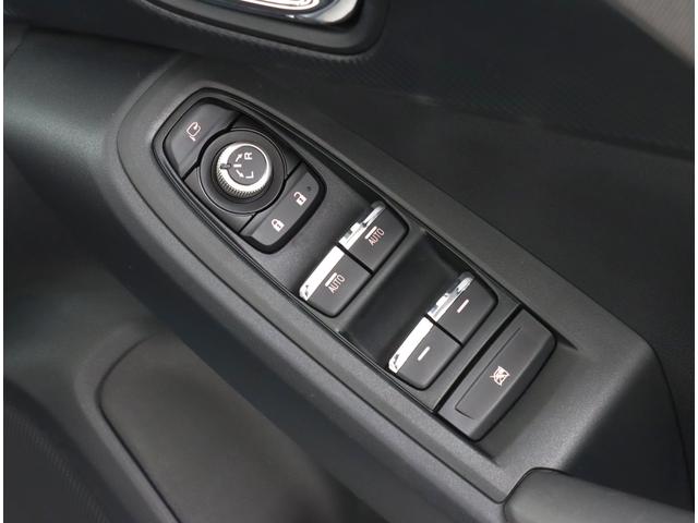 クロストレック リミテッド　ナビ機能　ルーフレール　シートヒーター　ドラレコ　１１．６インフォメーションディスプレイ　前後ドラレコ　ＥＴＣ２．０　デジタルマルチビューモニター　ステアリングヒーター　カーゴステップ　ＳＴＩドアハンドルプロテクター　アダプティブドライビングビーム（33枚目）