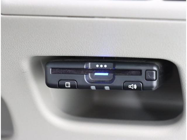 ステラ Ｌ　スマートアシスト　元レンタカー　ナビ　ＥＴＣ　パナソニックナビ　ＣＤ／ＤＶＤ機能　１４インチアルミホイール　アイドリングストップ　キーレスエントリー　ハイビームアシスト　リヤコーナーセンサー　横滑り防止システム（5枚目）