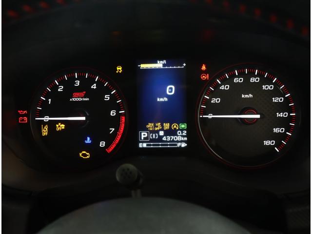 視認性に優れたメーターで、夜間走行も安心して運転できます！マルチインフォメ―ションディスプレイには車両情報を表示！メーター内の光度調整機能も付いております！