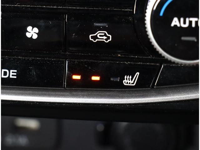 寒い冬に最適なシートヒーター搭載！三段階の温度調整が可能です。