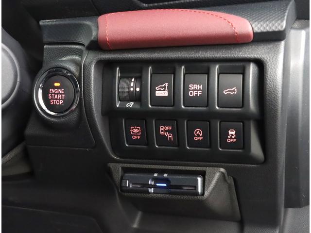 ボタンでエンジン始動が可能な、プッシュスタート機能搭載！もしもの時の、盗難警報装置イモビライザーも同時に装備されております！　キーレスのボタン、もしくは、ドアハンドルのスイッチセンサーで開閉可能です！