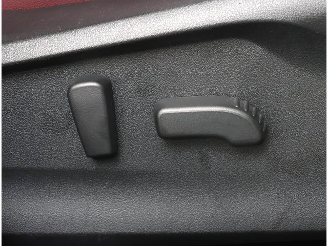 パワーシート装備！無段階調節が可能なので細かい調整ができます。どんな方でも運転しやすいベストポジションを探す事が出来ます！