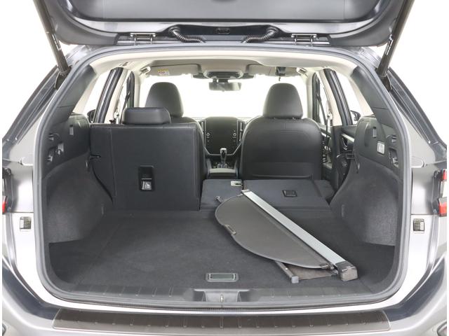 レヴォーグ ＧＴ－Ｈ　ＥＸ　ＥｙｅＳｉｇｈｔ　Ｘ搭載車　フロントグリル　ブラックレザーシート　スマートリヤビューミラー　カーゴステップ　１１．６インフォメーションディスプレイ　ＦＳＢカメラ　ＥＴＣ２．０　ドラレコ　パワーリヤゲート　ナビ機能　アダプティブドライビングビーム（18枚目）