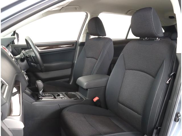 レガシィアウトバック EyeSight搭載車 8インチナビ バックカメラ 4WD ビルトインパナソニック8インチナビ ETC2.0 パワーリヤゲート CD/DVD機能 パワーシート シートヒーター リヤビークルディテクション カーゴステップ ルーフレール ワンオーナー(9枚目)