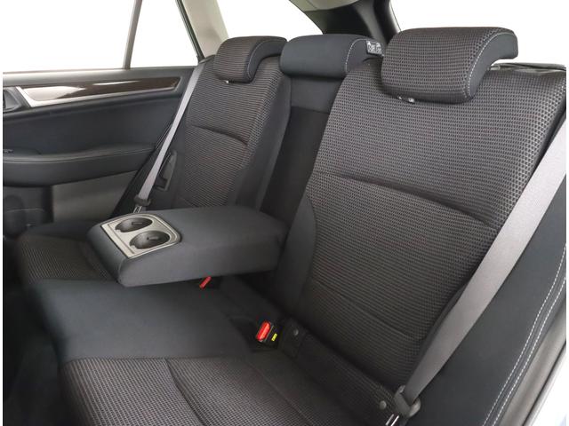 レガシィアウトバック EyeSight搭載車 8インチナビ バックカメラ 4WD ビルトインパナソニック8インチナビ ETC2.0 パワーリヤゲート CD/DVD機能 パワーシート シートヒーター リヤビークルディテクション カーゴステップ ルーフレール ワンオーナー(10枚目)