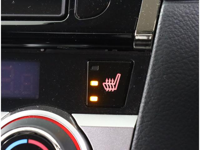 レガシィアウトバック EyeSight搭載車 8インチナビ バックカメラ 4WD ビルトインパナソニック8インチナビ ETC2.0 パワーリヤゲート CD/DVD機能 パワーシート シートヒーター リヤビークルディテクション カーゴステップ ルーフレール ワンオーナー(11枚目)