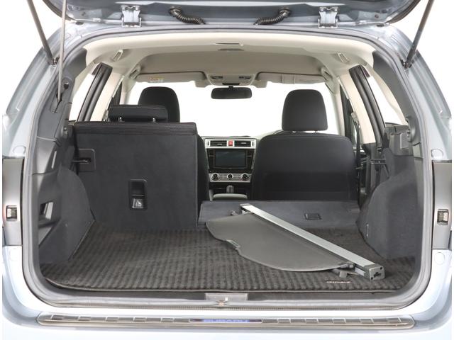 レガシィアウトバック EyeSight搭載車 8インチナビ バックカメラ 4WD ビルトインパナソニック8インチナビ ETC2.0 パワーリヤゲート CD/DVD機能 パワーシート シートヒーター リヤビークルディテクション カーゴステップ ルーフレール ワンオーナー(15枚目)