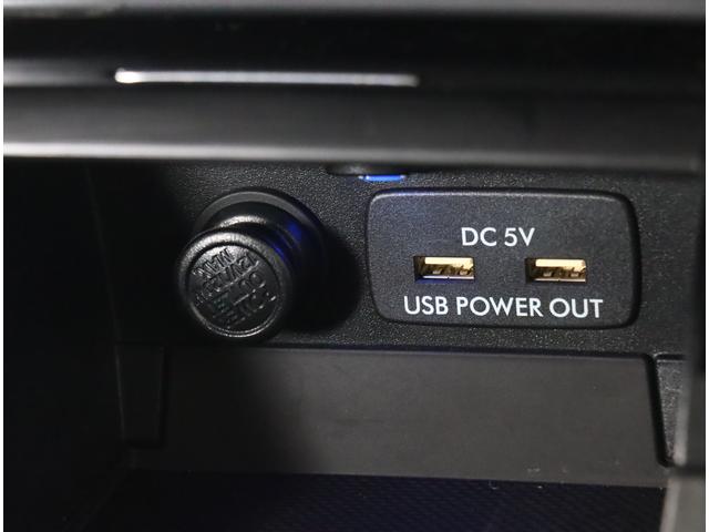 レガシィアウトバック EyeSight搭載車 8インチナビ バックカメラ 4WD ビルトインパナソニック8インチナビ ETC2.0 パワーリヤゲート CD/DVD機能 パワーシート シートヒーター リヤビークルディテクション カーゴステップ ルーフレール ワンオーナー(22枚目)