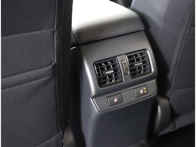 レガシィアウトバック EyeSight搭載車 8インチナビ バックカメラ 4WD ビルトインパナソニック8インチナビ ETC2.0 パワーリヤゲート CD/DVD機能 パワーシート シートヒーター リヤビークルディテクション カーゴステップ ルーフレール ワンオーナー(31枚目)