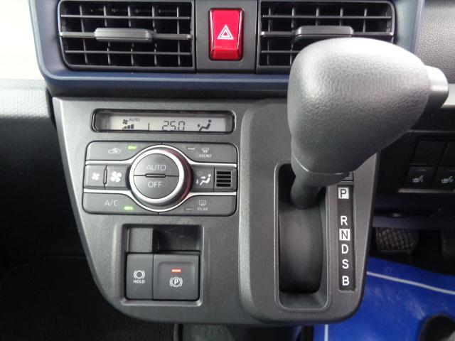 シフォン Ｇ　スマートアシスト　純正ナビ　バックカメラ　ＣＤ／ＤＶＤ機能　シートヒーター　ベンチシート　アイドリングストップ　ワンオーナー　禁煙車　プッシュスタート　オートライト　前後コーナーセンサー　ハイビームアシスト（10枚目）