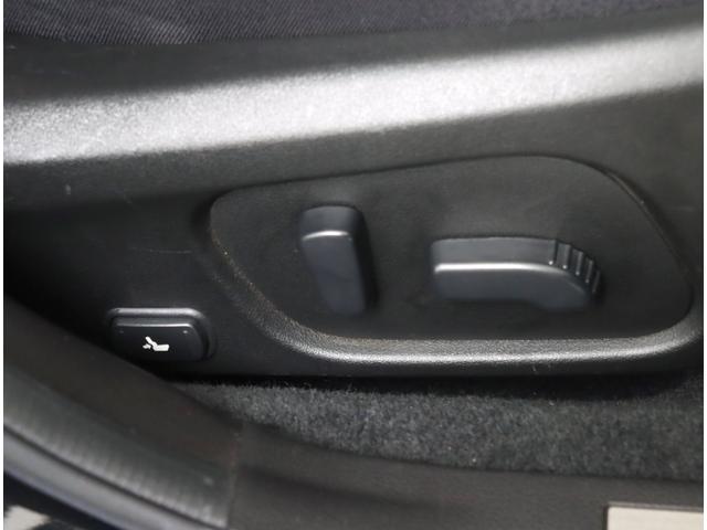 レヴォーグ １．６ＧＴ－Ｓ　アイサイト　新品タイヤ　ＳＴフルエアロ　ＳＴＩエアロパッケージ　カロッツェリア７インチナビ　バックカメラ　ＥＴＣ　カーゴステップ　社外ドラレコ　パワーシート　ＬＥＤライナー　アイドリングストップ　　プッシュスタート　オートライト（17枚目）