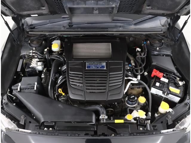 カタログ値３００馬力の低重心・高バランスのＢＯＸＥＲエンジン