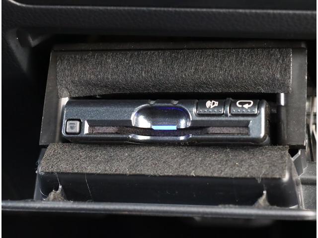 レガシィＢ４ Ｌｉｍｉｔｅｄ　ＥｙｅＳｉｇｈｔ搭載車　新品タイヤ　８型ナビ　ビルトインパナソニック８インチナビ　ＳＴＩフロントアンダースポイラー　リヤアンダーガーニッシュ　社外１９インチアルミホイール　バックカメラ　ＥＴＣ２．０　レザーシート　４ＷＤ（4枚目）