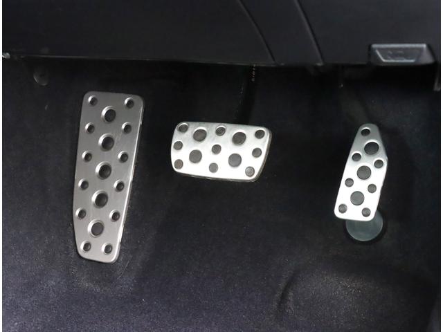 レガシィＢ４ Ｌｉｍｉｔｅｄ　ＥｙｅＳｉｇｈｔ搭載車　新品タイヤ　８型ナビ　ビルトインパナソニック８インチナビ　ＳＴＩフロントアンダースポイラー　リヤアンダーガーニッシュ　社外１９インチアルミホイール　バックカメラ　ＥＴＣ２．０　レザーシート　４ＷＤ（28枚目）