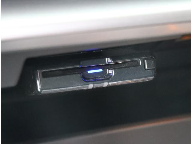 ＸＶ ２．０ｅ－Ｓ　アイサイト　新品タイヤ　８インチナビ　ＨＤＭＩ　パナソニック８インチナビ　バックカメラ　ＥＴＣ２．０　ＣＤ／ＤＶＤ　パワーシート　シートヒーター　プッシュスタート　ルーフレール　アダプティブドライビングビーム　ＬＥＤヘッドランプ　ワンオーナー（4枚目）