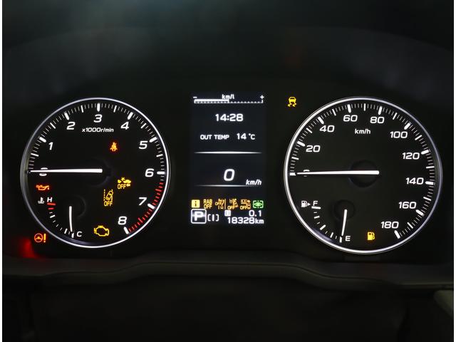 クロストレック リミテッド　元社用車　ＥＴＣ２．０　ルーフレール　ナビ機能　１１．６インフォメーションディスプレイ　デジタルマルチビューモニター　ステアリングヒーター　シートヒーター　パワーシート　ワンオーナー　禁煙車　寒冷地仕様　アダプティブドライビングビーム　オートライト（14枚目）