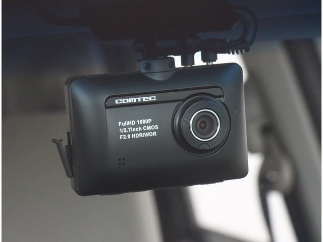 ステラ Ｌ　スマートアシスト　軽雹害現状車　純正ナビ　バックカメラ　ナビアップグレード　ＣＤ／ＤＶＤ　ベンチシート　アイドリングストップ　寒冷地仕様　オートライト　オートマチックハイビーム　リアコーナーセンサー　キーレスエントリー　社外前後ドライブレコーダー（9枚目）