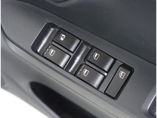 プレオプラス Ｆ　スマートアシスト　ＣＤ／ラジオチューナー　ワンオーナー　禁煙車　整備記録簿　アイドリングストップ　キーレスエントリー　前後コーナーセンサー　オートライト　ハイビームアシスト　横滑り防止システム　取扱説明書　ハロゲンヘッドライト（18枚目）