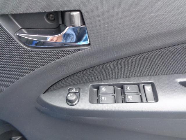 ステラ Ｒ　スマートアシスト　ナビ　バックカメラ　　社外前後録画ドラレコ　オートエアコン　ベンチシート　ＣＤ／ＤＶＤ　プッシュスタート　横滑り防止装置　ワンオーナー（10枚目）