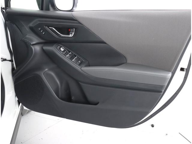 クロストレック ツーリング　ステアリング＆シートヒータ　デジタルマルチビュー　新世代アイサイト　　ＥＴＣ２．０　バックカメラ　フロントカメラ　サイドカメラ　１７インチアルミホイール　取扱説明書　保証書　整備手帳（31枚目）