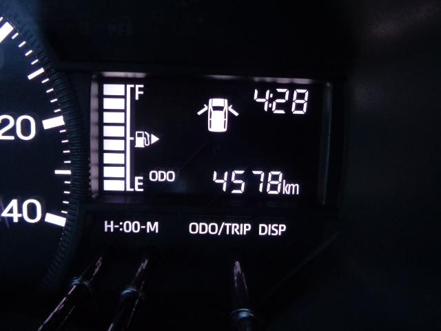 サンバートラック ＴＢ　元弊社社用車　４ＷＤ　５ＭＴ　スマートアシスト　スマートアシスト　アイドリングストップ　横滑り防止装置　コーナーセンサー　ＡＭ／ＦＭラジオチューナー（5枚目）