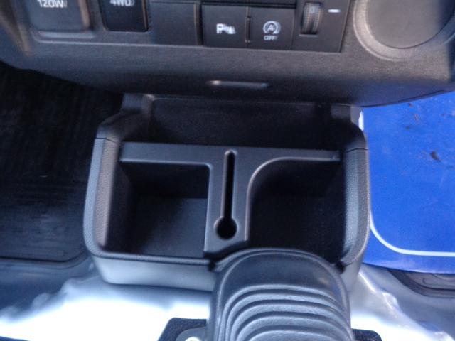 サンバートラック ＴＢ　元弊社社用車　４ＷＤ　５ＭＴ　スマートアシスト　スマートアシスト　アイドリングストップ　横滑り防止装置　コーナーセンサー　ＡＭ／ＦＭラジオチューナー（13枚目）