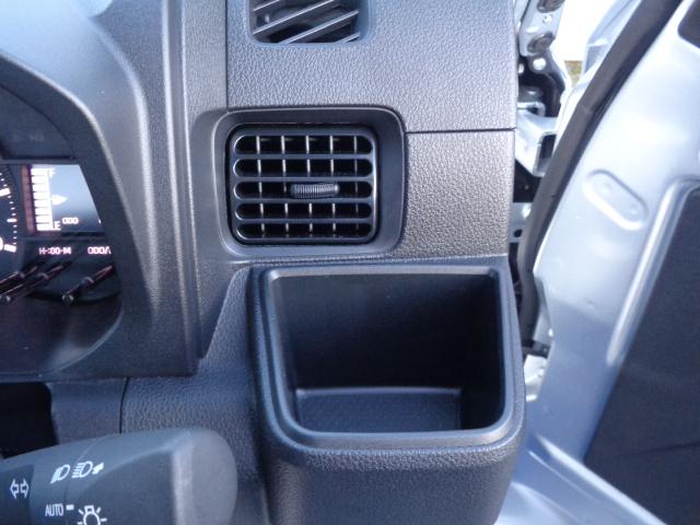 サンバートラック ＴＢ　元弊社社用車　４ＷＤ　５ＭＴ　スマートアシスト　スマートアシスト　アイドリングストップ　横滑り防止装置　コーナーセンサー　ＡＭ／ＦＭラジオチューナー（14枚目）