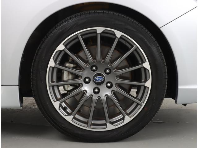 レヴォーグ １．６ＳＴＩスポーツアイサイト　Ｄ型　パナ８型ナビ　ＳＴＩ専用レザーシート　フロント・サイド・バックカメラ　スマートリヤビューミラー　カーゴステップ樹脂　シートヒーター　パワーシート　プッシュスタート　全車速追従クルーズコントロール（7枚目）