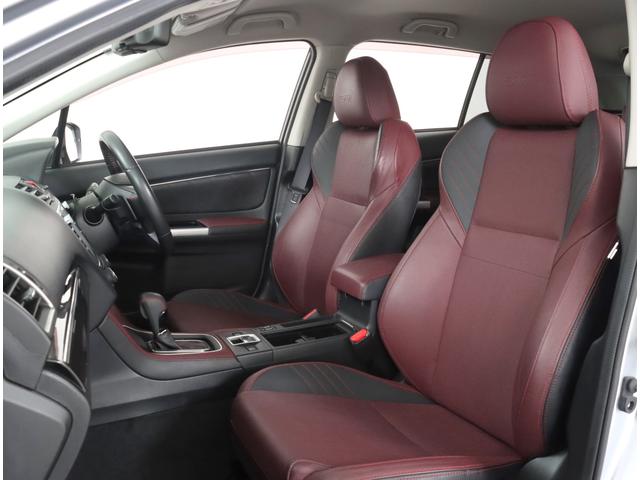 レヴォーグ １．６ＳＴＩスポーツアイサイト　Ｄ型　パナ８型ナビ　ＳＴＩ専用レザーシート　フロント・サイド・バックカメラ　スマートリヤビューミラー　カーゴステップ樹脂　シートヒーター　パワーシート　プッシュスタート　全車速追従クルーズコントロール（9枚目）