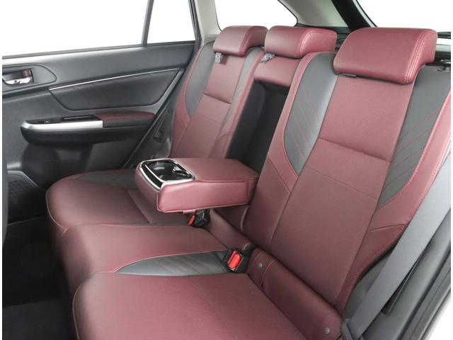 レヴォーグ １．６ＳＴＩスポーツアイサイト　Ｄ型　パナ８型ナビ　ＳＴＩ専用レザーシート　フロント・サイド・バックカメラ　スマートリヤビューミラー　カーゴステップ樹脂　シートヒーター　パワーシート　プッシュスタート　全車速追従クルーズコントロール（10枚目）