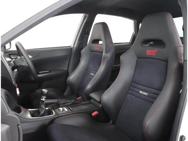 ���J�����o�P�b�g�^�C�v�t�����g�V�[�g�I�����Ԃ̉^�]�����ɂ����t�����g�V�[�g�I�̂���������x���Ă���ĉ^�]�����₷���`��ł��I