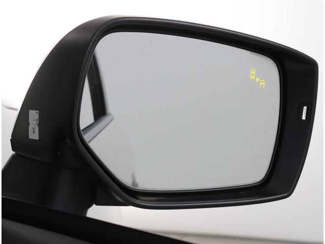 �ԑ̌㕔�ɓ������ꂽ�Z���T�[�ɂ���āA���Ԃ̌㑤������ڋ߂���ԗ������m�B�Փ˂̊댯������ƃV�X�e�������f�����ꍇ�A�h�A�~���[�̂k�d�c�C���W�P�[�^�[��x�񉹂Ńh���C�o�[�ɒ��ӂ𑣂��܂��B