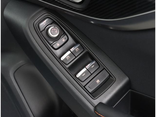 XV 2.0i-S EyeSight ルーフレール パナ8型ナビ アドバンスドセイフティパッケージ ETC2.0 バックカメラ LEDライナー プッシュスタート パワーシート 社外ドライブレコーダー CD/DVD フルセグ ワンオーナー 寒冷地仕様 禁煙車(30枚目)