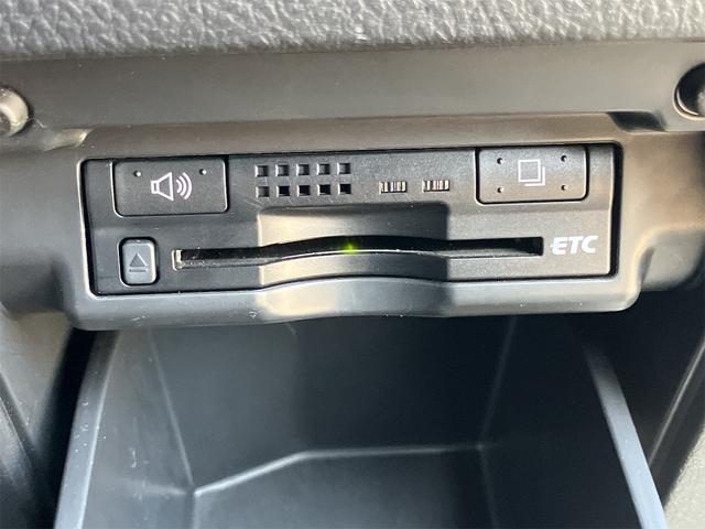 ヴェルファイア ２．４Ｚ　プラチナセレクションＩＩ　車高調　ＥＴＣ　バックカメラ　ナビ　ＴＶ　クリアランスソナー　両側電動スライドドア　オートライト　ＨＩＤ　電動リアゲート　スマートキー　電動格納ミラー　後席モニター　３列シート　オットマン　ＣＶＴ（12枚目）