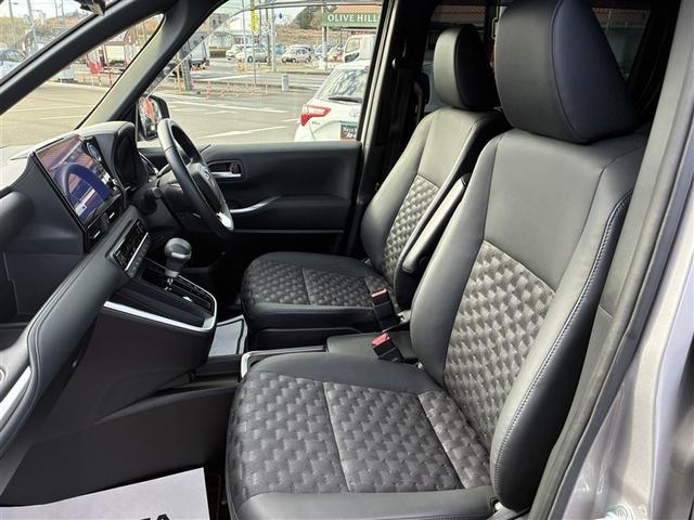 ヴォクシー ハイブリッドＳ－Ｚ　メモリーナビ　バックカメラ　衝突被害軽減システム　ＥＴＣ　ドラレコ　両側電動スライド　ＬＥＤヘッドランプ　乗車定員７人　３列シート　ワンオーナー　記録簿（32枚目）