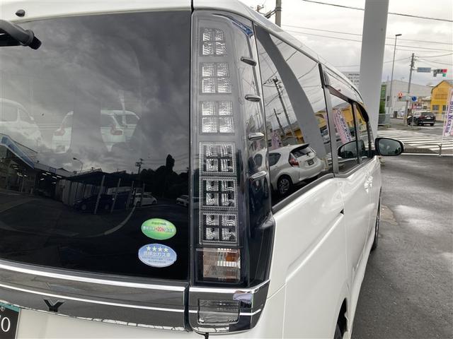 ヴォクシー V フルセグ HDDナビ 後席モニター バックカメラ ETC 乗車定員7人 3列シート ワンオーナー 記録簿 アイドリングストップ(12枚目)