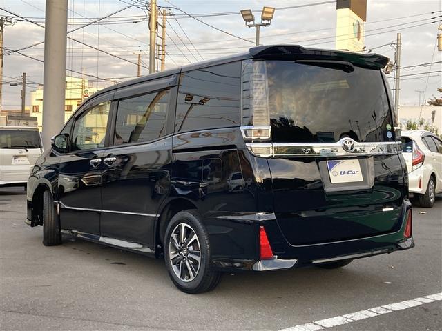 ヴォクシー ＺＳ　フルセグ　メモリーナビ　バックカメラ　衝突被害軽減システム　ＥＴＣ　ドラレコ　乗車定員７人　３列シート　ワンオーナー　記録簿　アイドリングストップ（7枚目）