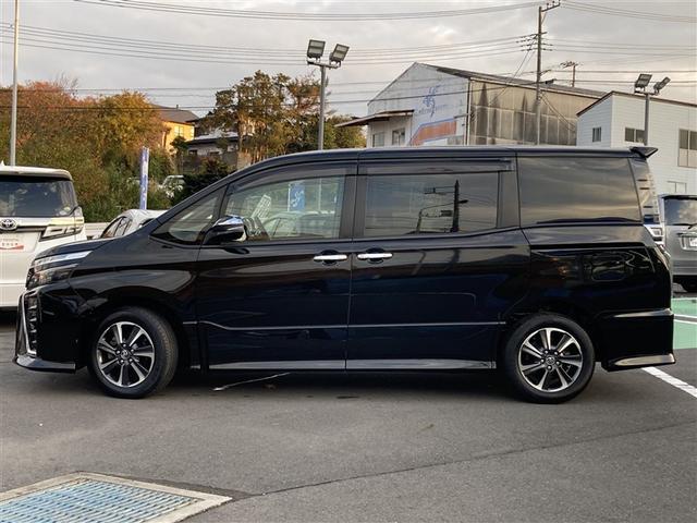 ヴォクシー ＺＳ　フルセグ　メモリーナビ　バックカメラ　衝突被害軽減システム　ＥＴＣ　ドラレコ　乗車定員７人　３列シート　ワンオーナー　記録簿　アイドリングストップ（8枚目）