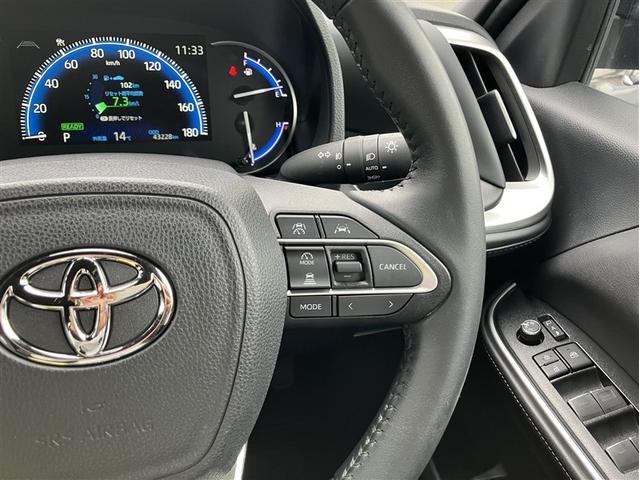 ノア ハイブリッドＳ－Ｚ　横滑り防止機能　エアバッグ　オートクルーズコントロール　地デジ　両側自動ドア　ダブルエアコン　スマートエントリー　ＬＥＤランプ　バックモニター　ＴＶ　３列シート　ＥＴＣ付き　ＡＢＳ　ＡＣ１００Ｖ（10枚目）