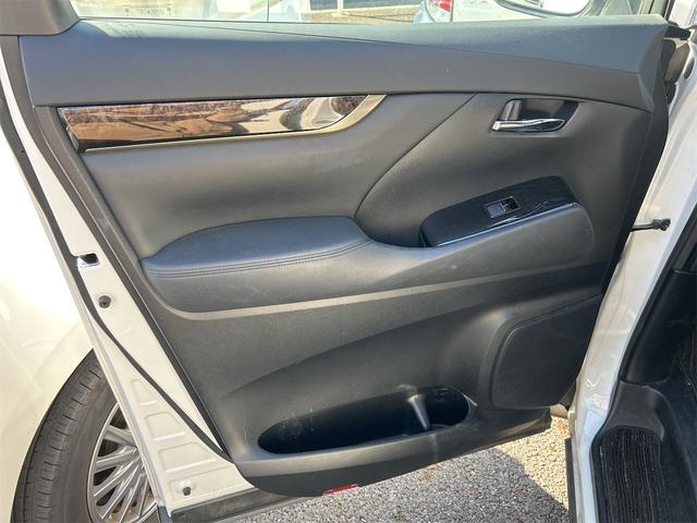 アルファード ２．５Ｓ　タイプゴールドＩＩＩ　ドライブレコーダー　バックカメラ　ナビ　ＴＶ　クリアランスソナー　オートクルーズコントロール　レーンアシスト　衝突被害軽減システム　両側電動スライドドア　オートマチックハイビーム　オートライト（30枚目）