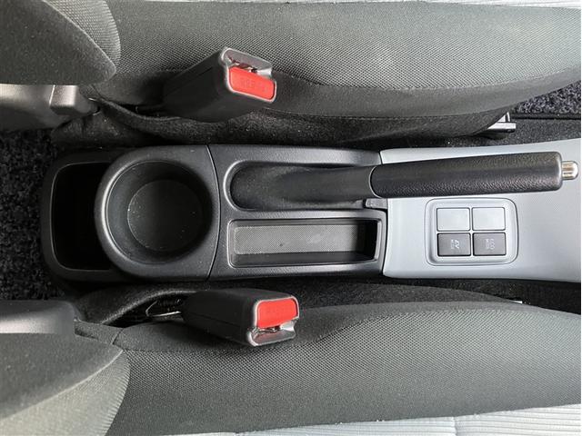 アクア S オートライト スマートキー 電動格納ミラー CVT 衝突安全ボディ ABS ESC CD USB ミュージックプレイヤー接続可 エアコン パワーステアリング パワーウィンドウ(14枚目)