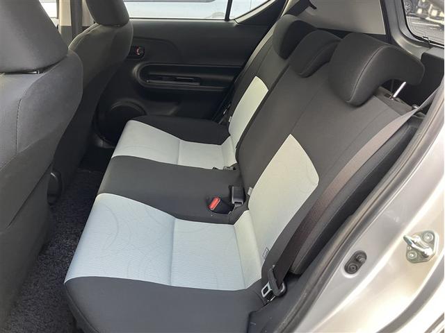 アクア S オートライト スマートキー 電動格納ミラー CVT 衝突安全ボディ ABS ESC CD USB ミュージックプレイヤー接続可 エアコン パワーステアリング パワーウィンドウ(17枚目)