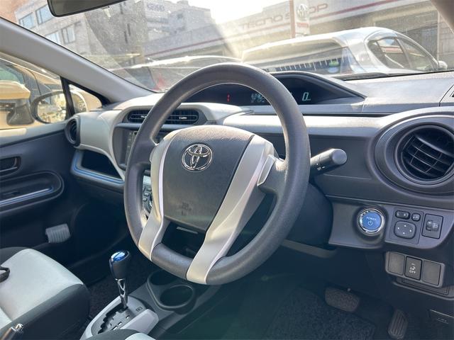 アクア S オートライト スマートキー 電動格納ミラー CVT 衝突安全ボディ ABS ESC CD USB ミュージックプレイヤー接続可 エアコン パワーステアリング パワーウィンドウ(38枚目)